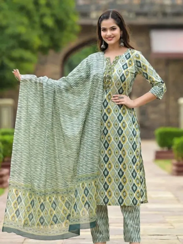 SHRIYANSHI FASHION Women Cotton Blend Kurta Churidar Dupatta Set